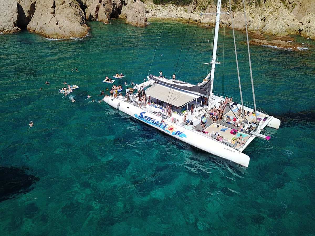 Catamaran party ONLY ADULTS 3