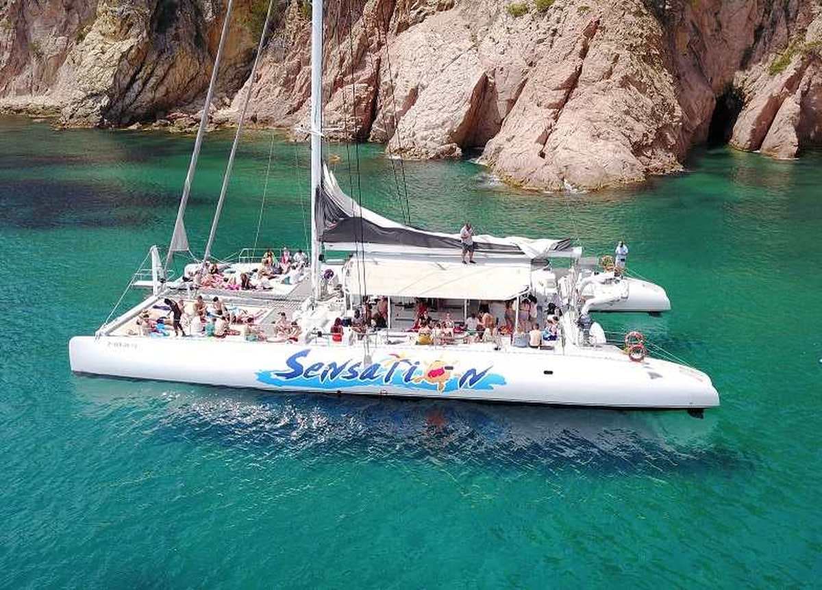 Excursion en catamaran avec barbecue et boissons sur la Costa Brava 5