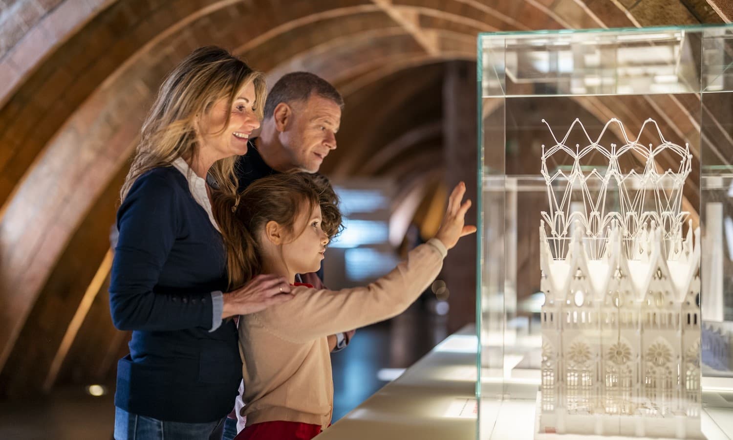 Visita Guiada a La Pedrera: Descubre la Joya de Gaudí sin Esperas 3