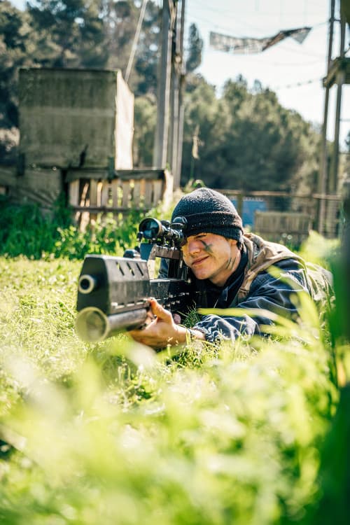 Erlebe das Abenteuer des Laser Combat: Simulierter Kampf im Freien! 3
