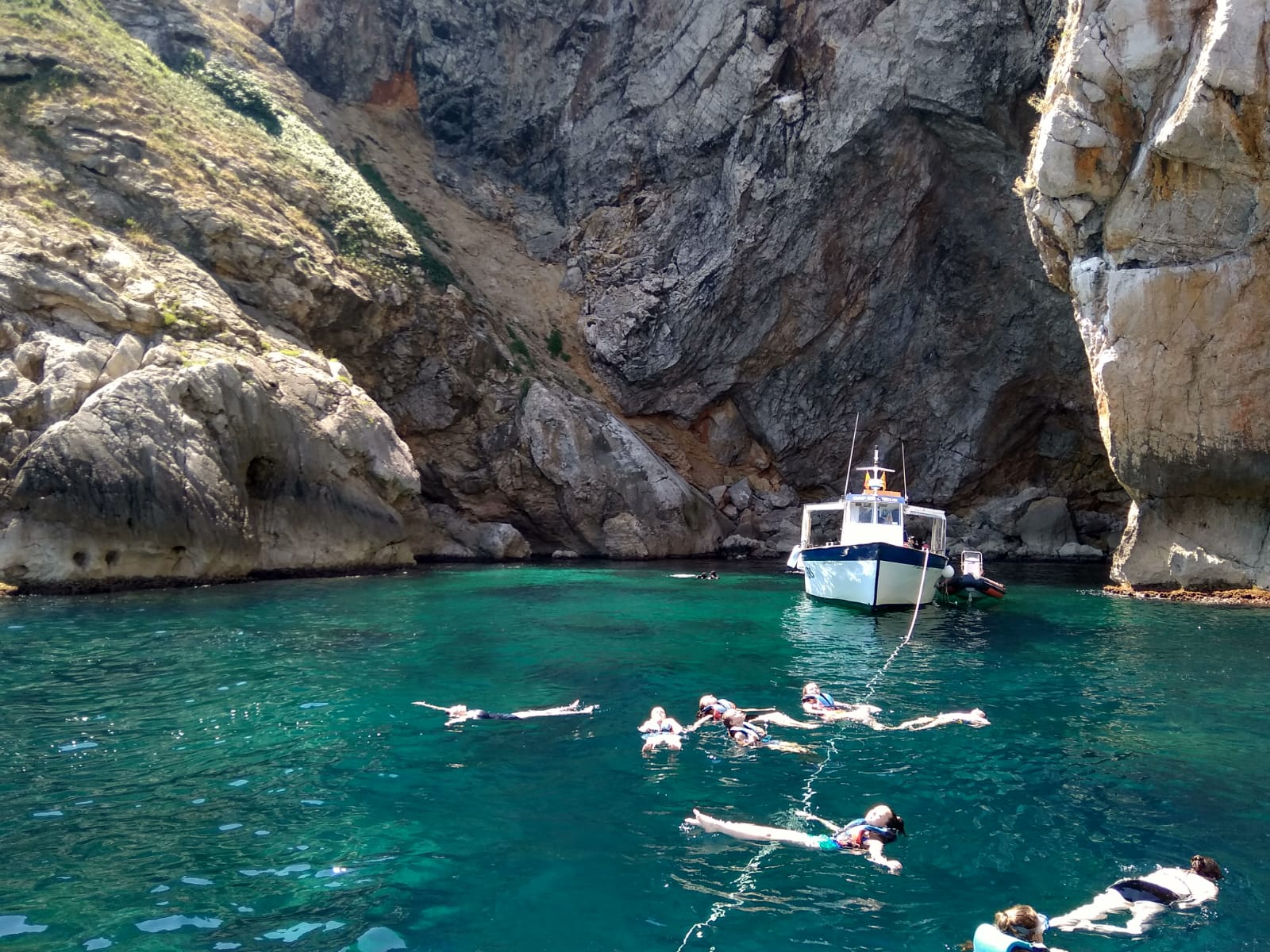 Paseo en Barco por las Islas Medas y los Acantilados del Montgrí